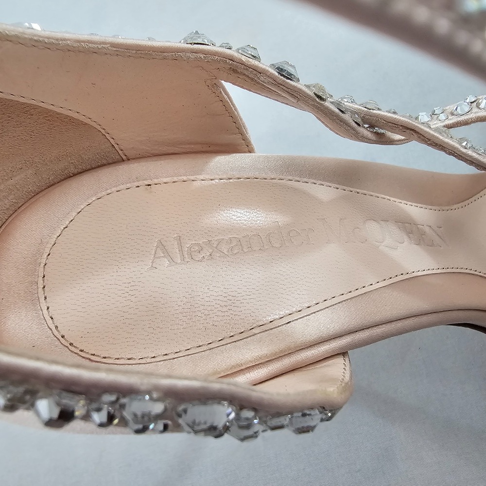 Alexander McQueen Pink Crystal Satin Strappy Heels EU 39 US 8.5 688065 Italy - Picture 15 of 16